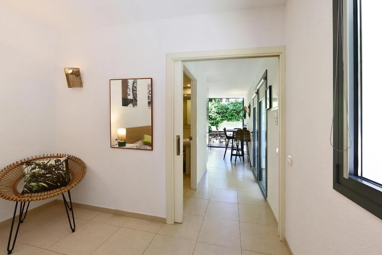 Apartamento Con Jardincito En El Centro De Cadaques